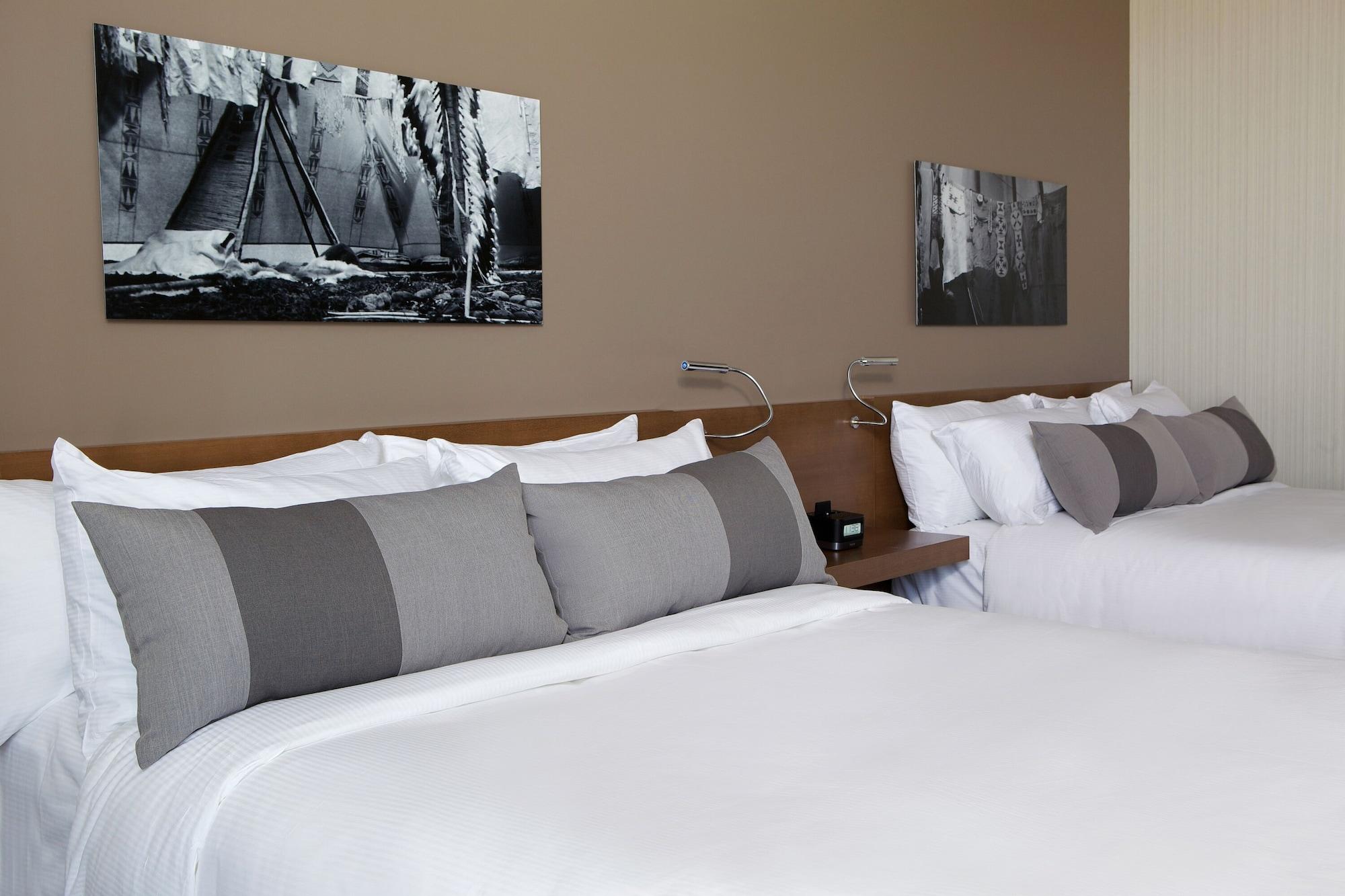 Grey Eagle Resort YYC Exteriér fotografie