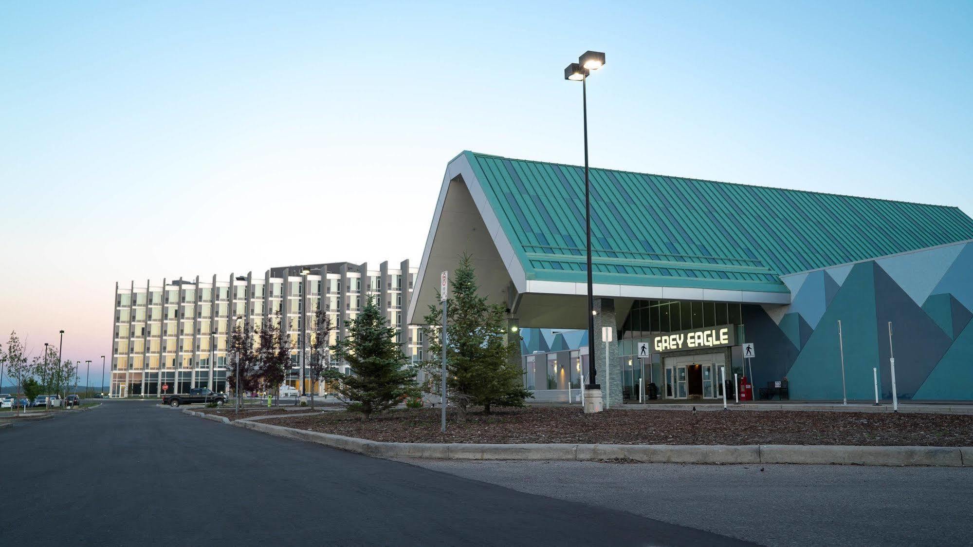 Grey Eagle Resort YYC Exteriér fotografie