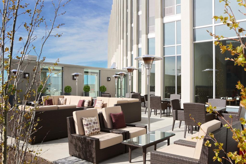 Grey Eagle Resort YYC Exteriér fotografie