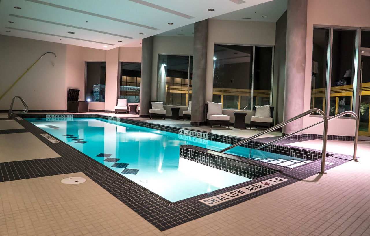 Grey Eagle Resort YYC Exteriér fotografie